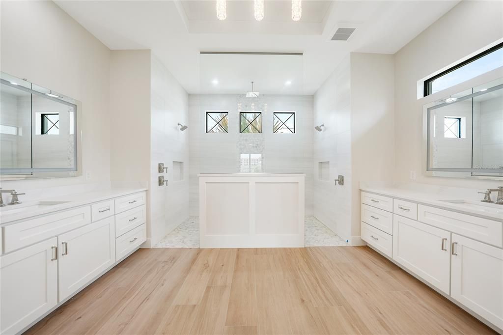 En Venta: $1,695,000 (3 camas, 3 baños, 2598 Pies cuadrados)