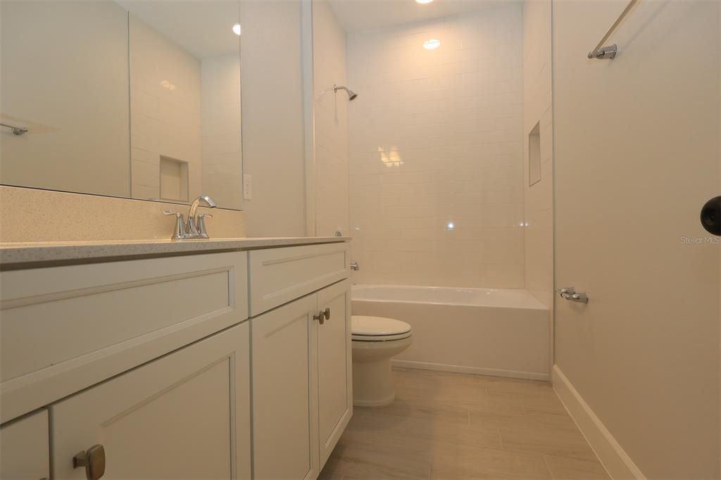 Под контрактом: $686,990 (4 спален, 3 ванн, 2780 Квадратных фут)