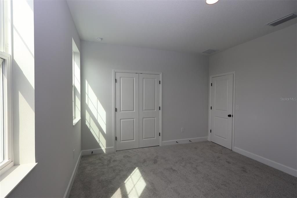 Под контрактом: $686,990 (4 спален, 3 ванн, 2780 Квадратных фут)