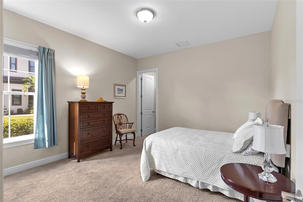 For Sale: $2,150,000 (5 beds, 4 baths, 4920 Square Feet)