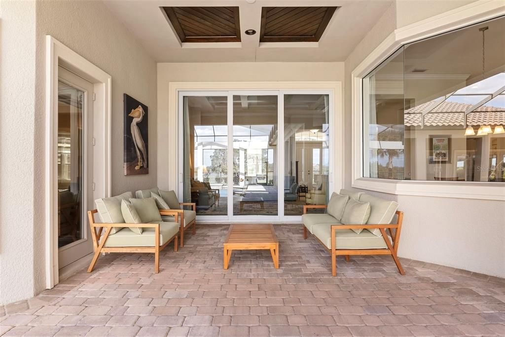 For Sale: $2,150,000 (5 beds, 4 baths, 4920 Square Feet)