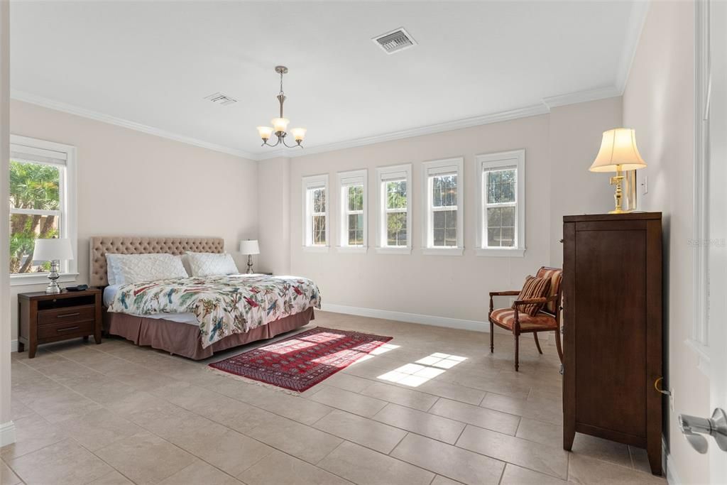 For Sale: $2,150,000 (5 beds, 4 baths, 4920 Square Feet)