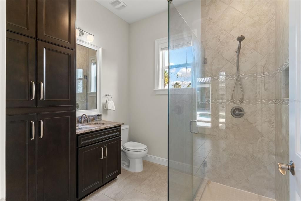 For Sale: $2,150,000 (5 beds, 4 baths, 4920 Square Feet)