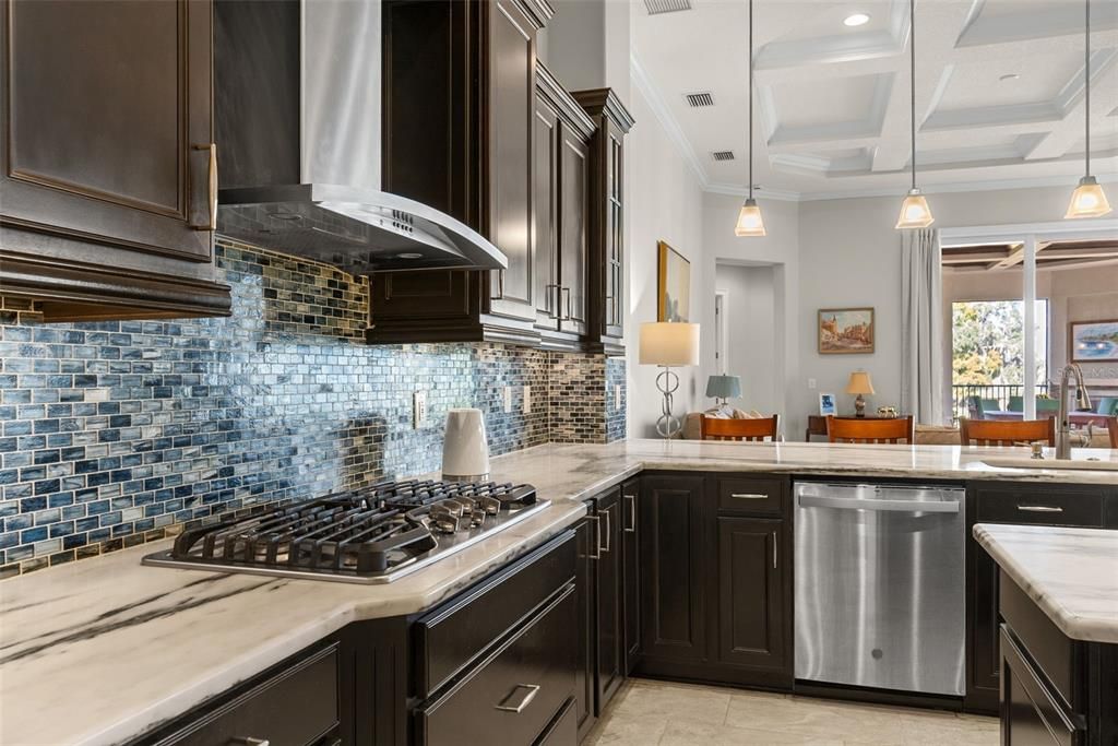 For Sale: $2,150,000 (5 beds, 4 baths, 4920 Square Feet)