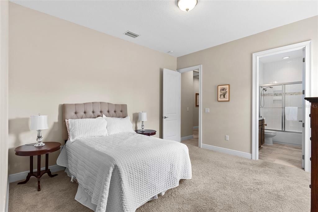 For Sale: $2,150,000 (5 beds, 4 baths, 4920 Square Feet)