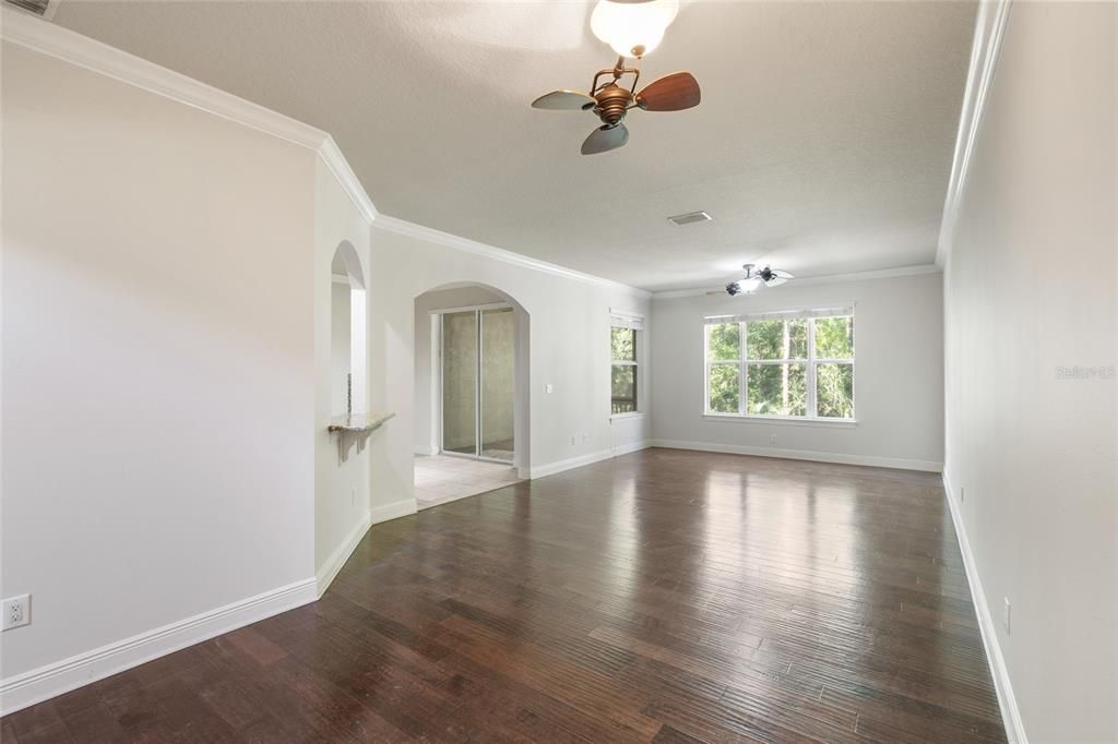 En Venta: $373,990 (3 camas, 2 baños, 2308 Pies cuadrados)