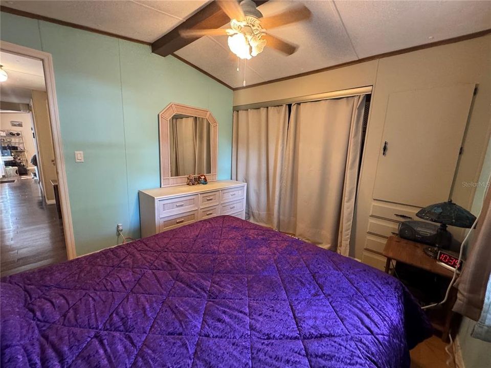 待售: $126,900 (2 贝兹, 1 浴室, 784 平方英尺)