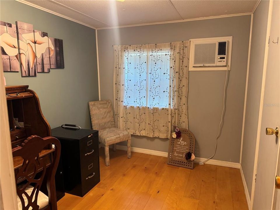 待售: $126,900 (2 贝兹, 1 浴室, 784 平方英尺)