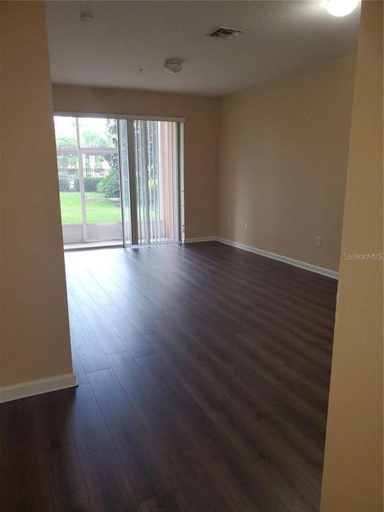 For Sale: $220,000 (2 beds, 2 baths, 1112 Square Feet)