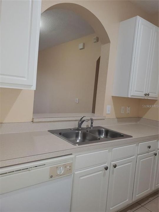 For Sale: $220,000 (2 beds, 2 baths, 1112 Square Feet)