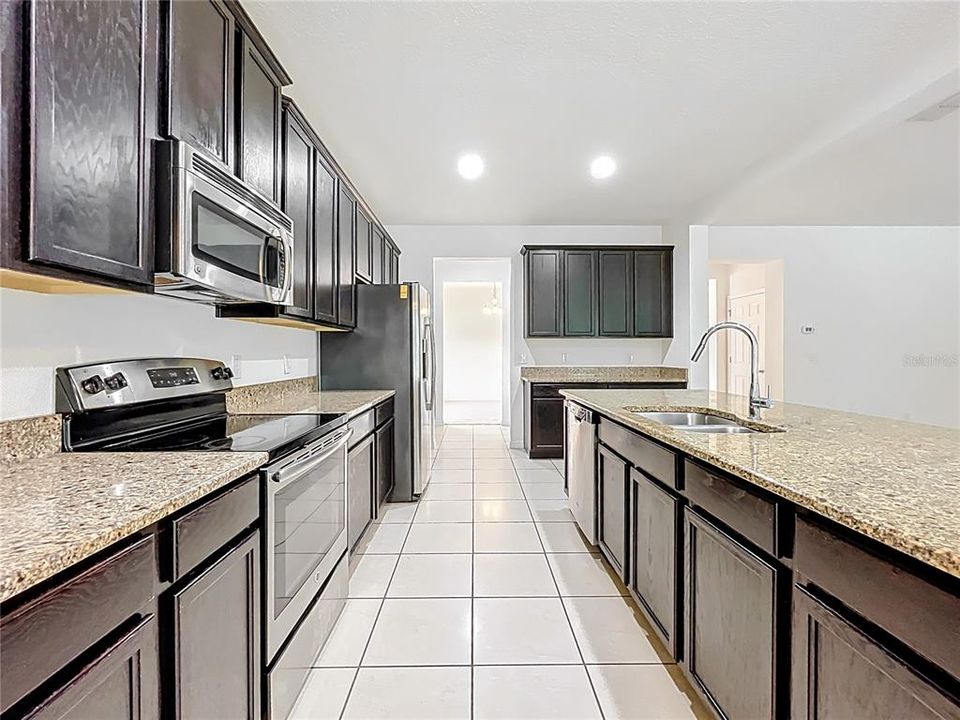 На продажу: $589,999 (5 спален, 3 ванн, 4733 Квадратных фут)