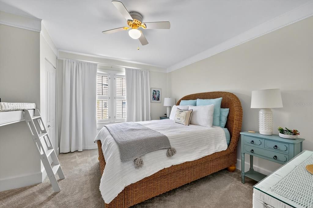 For Rent: $18,000 (5 beds, 3 baths, 3494 Square Feet)