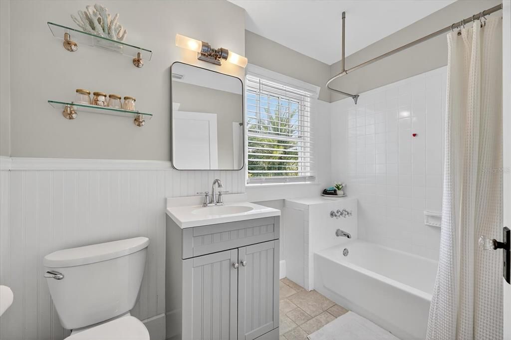 For Rent: $18,000 (5 beds, 3 baths, 3494 Square Feet)