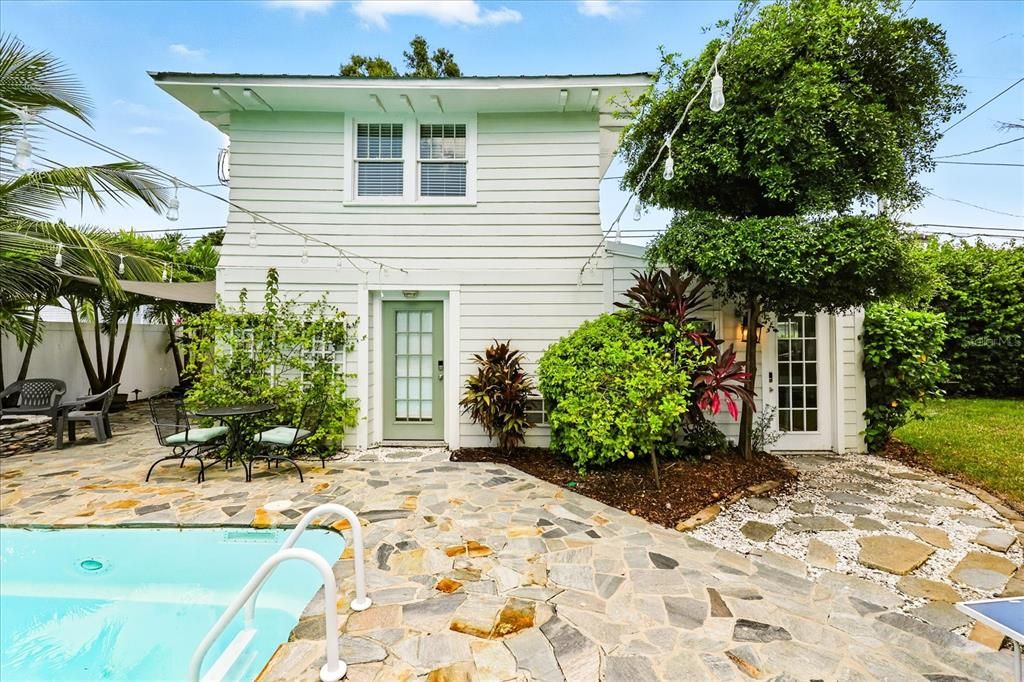 For Rent: $18,000 (5 beds, 3 baths, 3494 Square Feet)