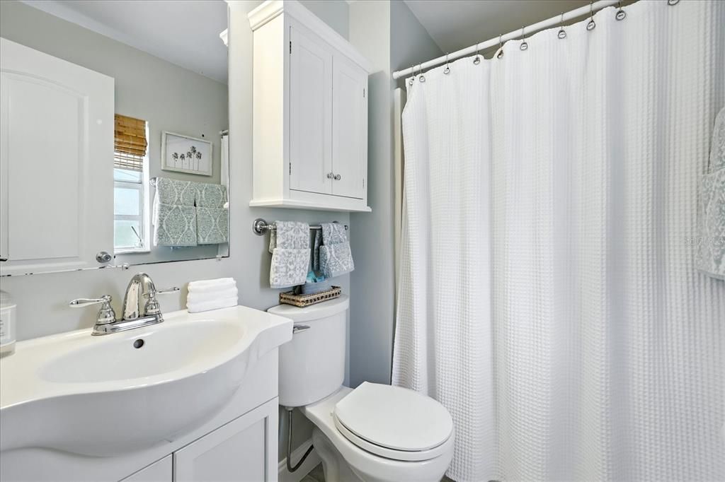 For Rent: $18,000 (5 beds, 3 baths, 3494 Square Feet)