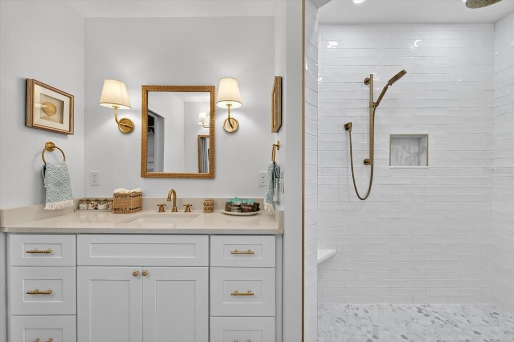 For Rent: $18,000 (5 beds, 3 baths, 3494 Square Feet)