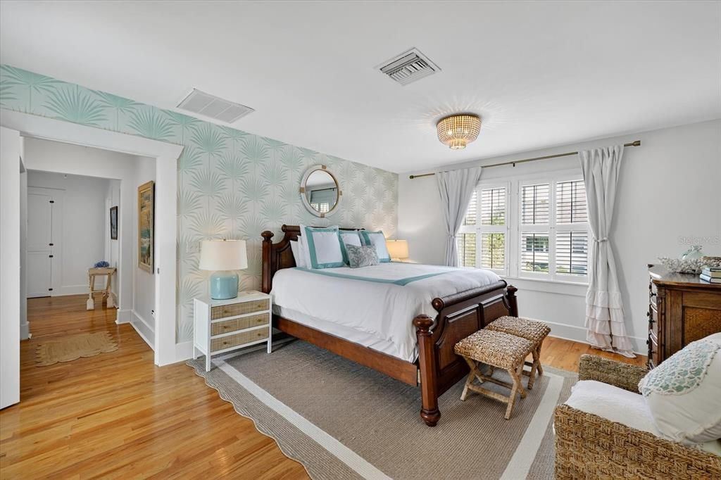 For Rent: $18,000 (5 beds, 3 baths, 3494 Square Feet)