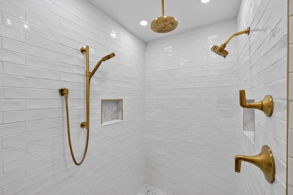 For Rent: $18,000 (5 beds, 3 baths, 3494 Square Feet)