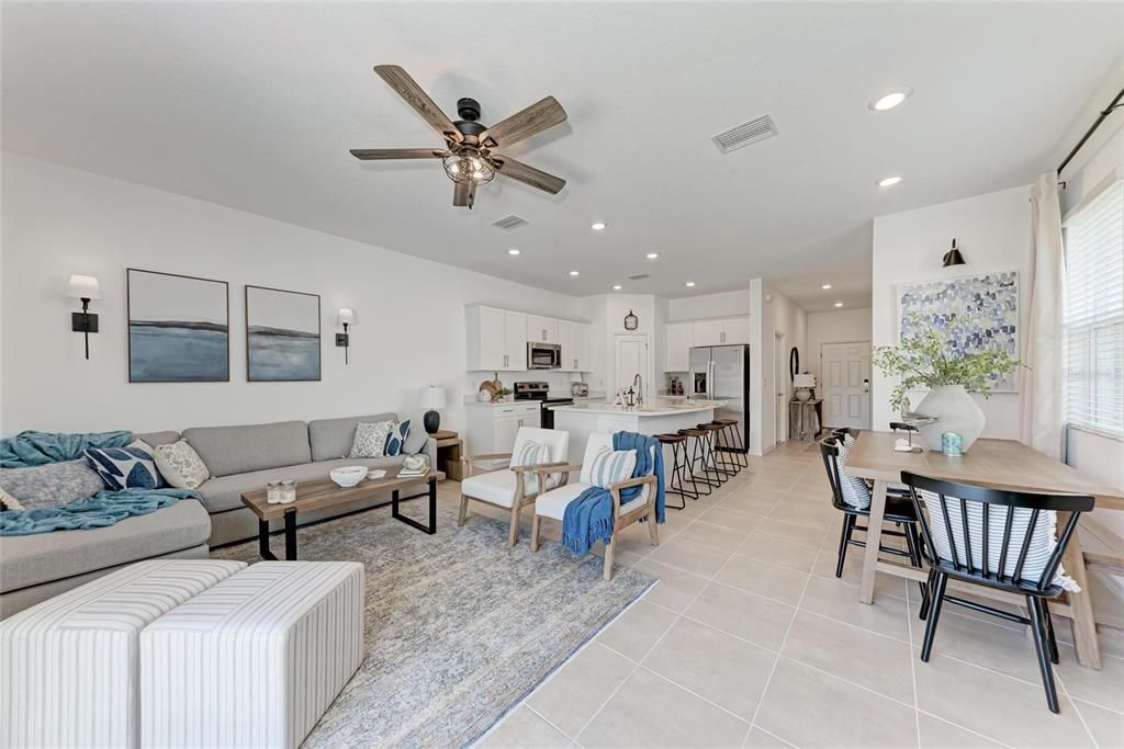 На продажу: $389,000 (3 спален, 2 ванн, 1593 Квадратных фут)