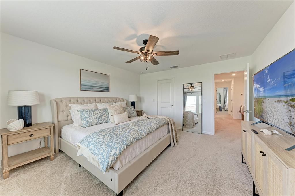 На продажу: $389,000 (3 спален, 2 ванн, 1593 Квадратных фут)