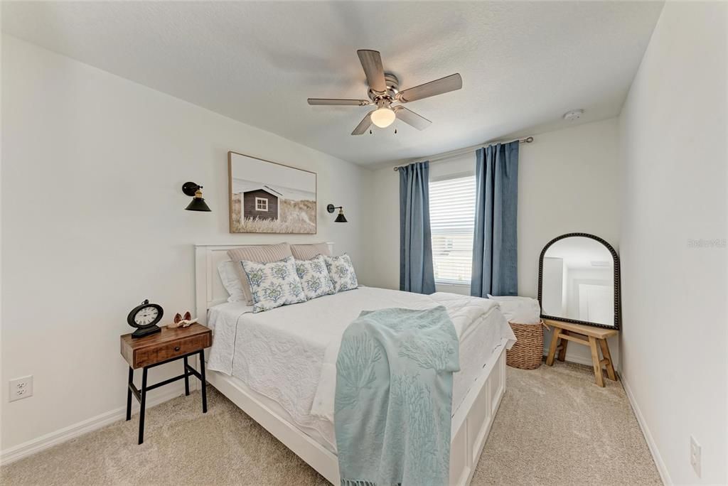 На продажу: $389,000 (3 спален, 2 ванн, 1593 Квадратных фут)