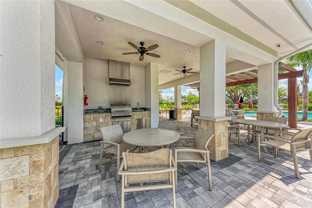 На продажу: $389,000 (3 спален, 2 ванн, 1593 Квадратных фут)