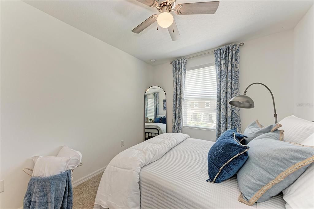 На продажу: $389,000 (3 спален, 2 ванн, 1593 Квадратных фут)