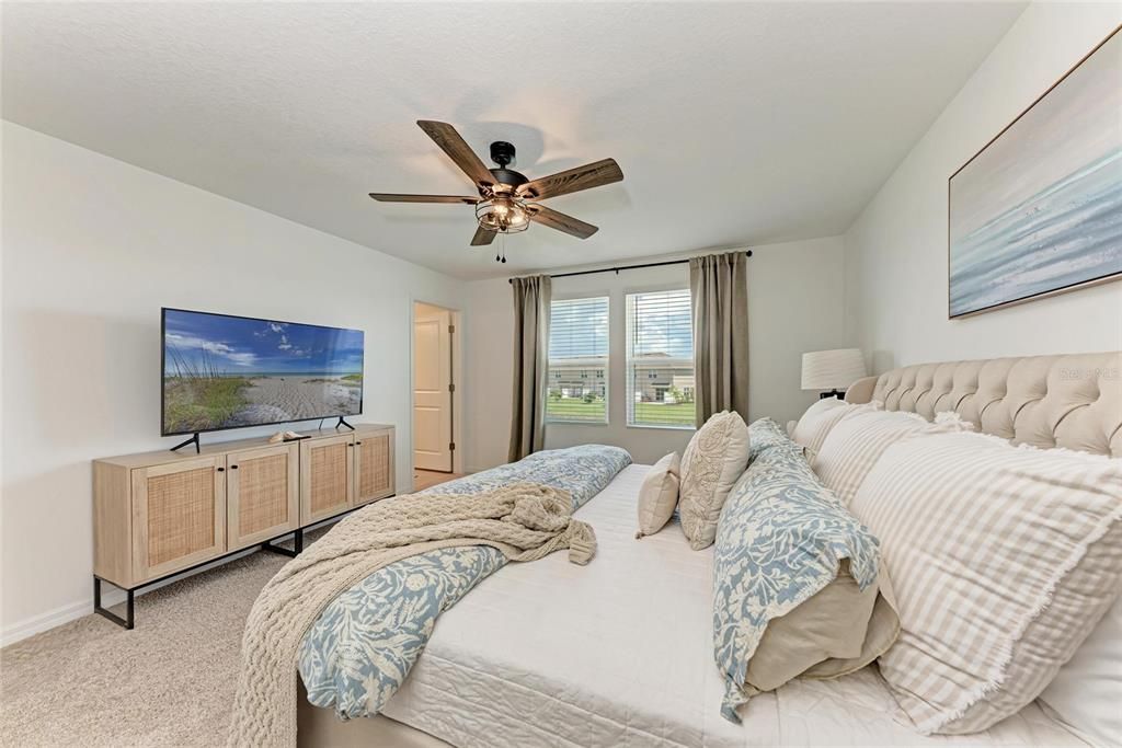 На продажу: $389,000 (3 спален, 2 ванн, 1593 Квадратных фут)