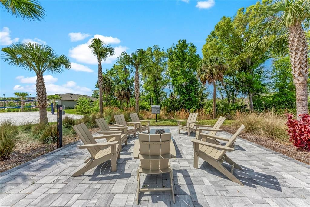 На продажу: $389,000 (3 спален, 2 ванн, 1593 Квадратных фут)