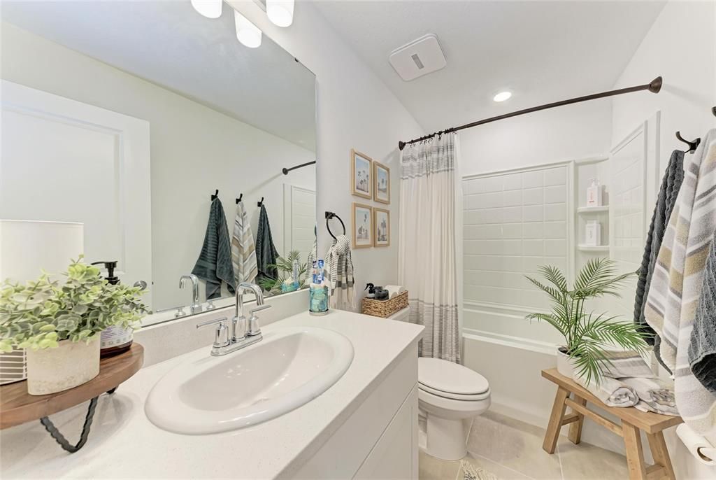 На продажу: $389,000 (3 спален, 2 ванн, 1593 Квадратных фут)