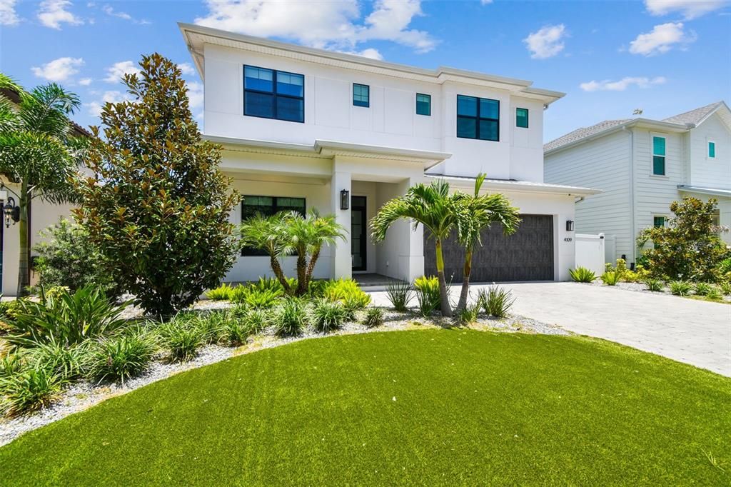 Active With Contract: $2,495,000 (5 beds, 5 baths, 4055 Square Feet)