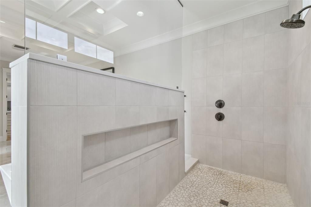 Active With Contract: $2,495,000 (5 beds, 5 baths, 4055 Square Feet)