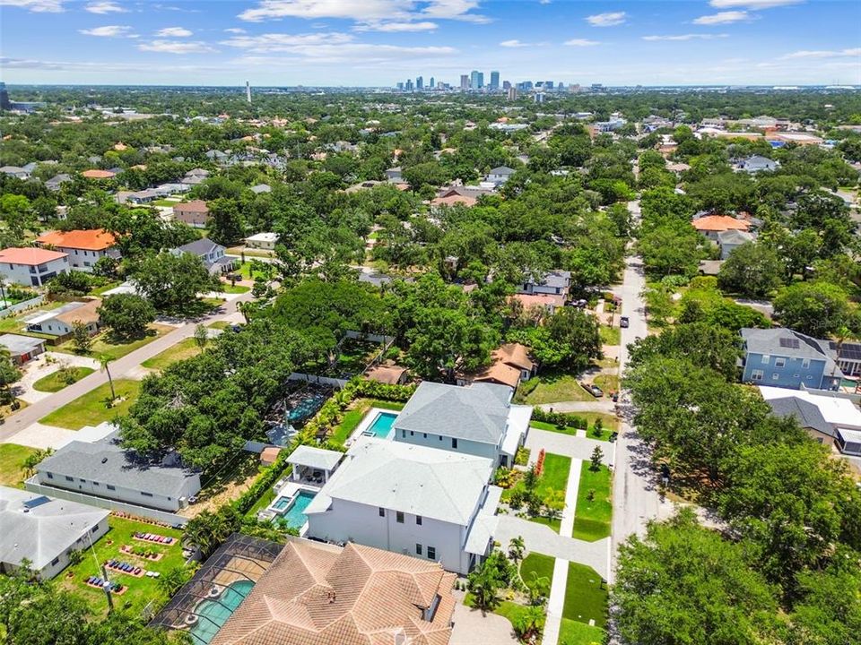 Active With Contract: $2,495,000 (5 beds, 5 baths, 4055 Square Feet)