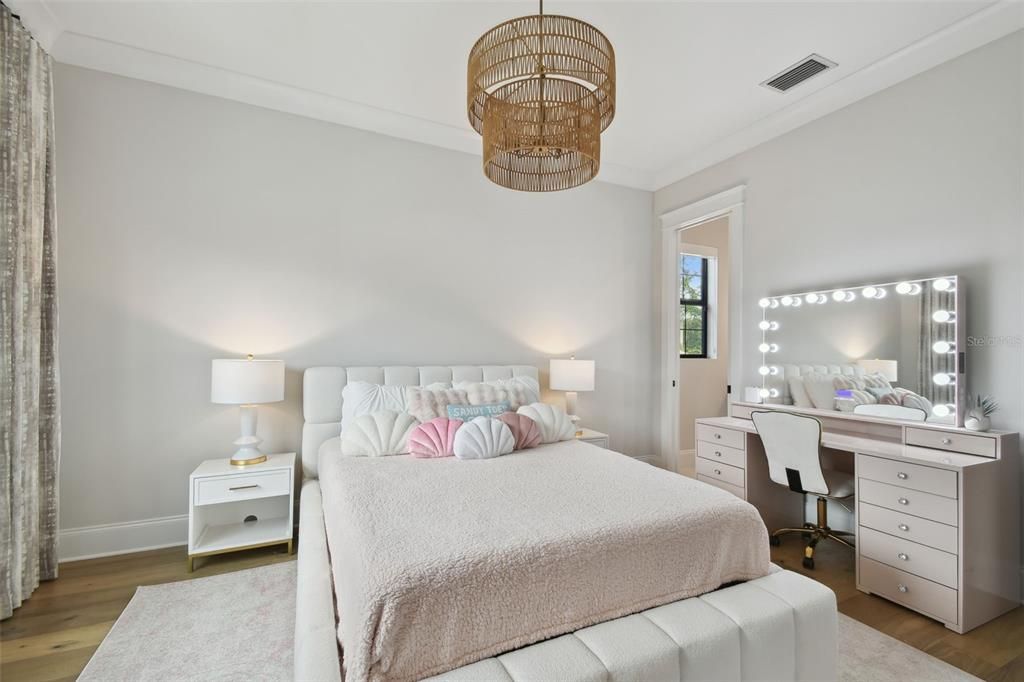 Active With Contract: $2,495,000 (5 beds, 5 baths, 4055 Square Feet)