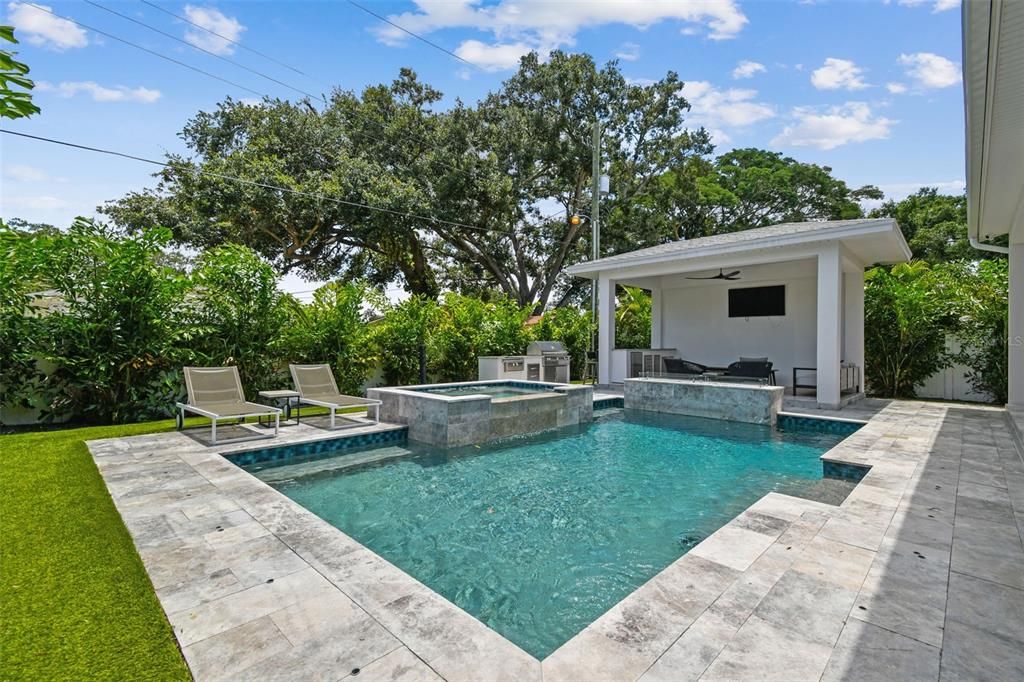 Active With Contract: $2,495,000 (5 beds, 5 baths, 4055 Square Feet)