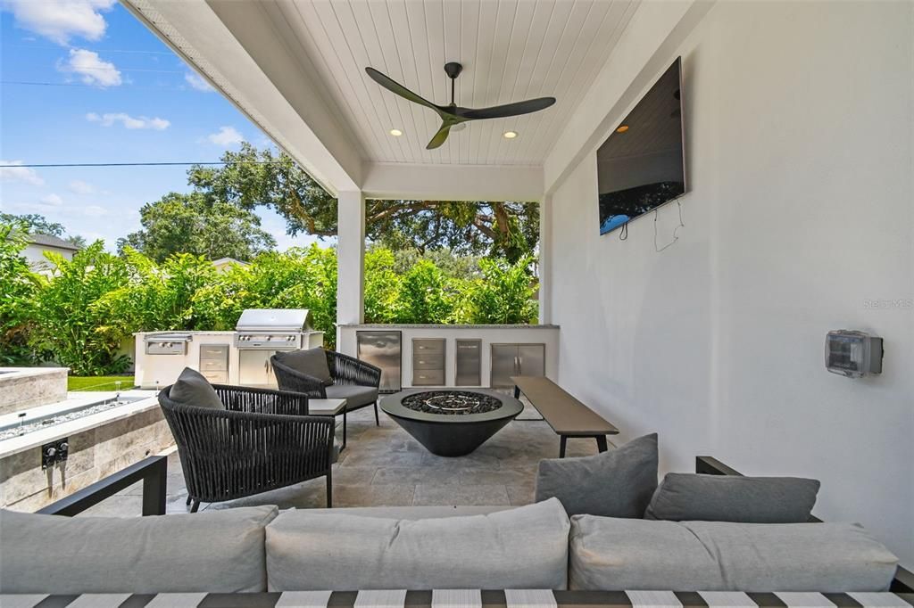 Active With Contract: $2,495,000 (5 beds, 5 baths, 4055 Square Feet)