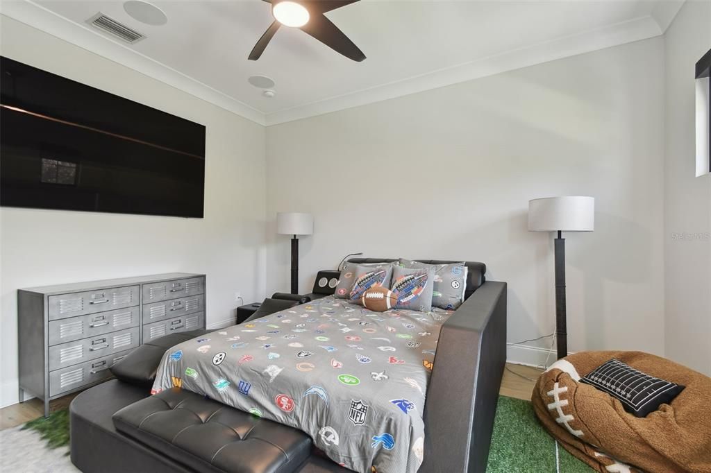 Active With Contract: $2,495,000 (5 beds, 5 baths, 4055 Square Feet)