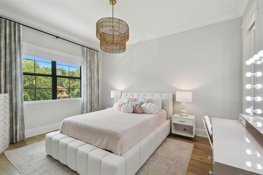 Active With Contract: $2,495,000 (5 beds, 5 baths, 4055 Square Feet)