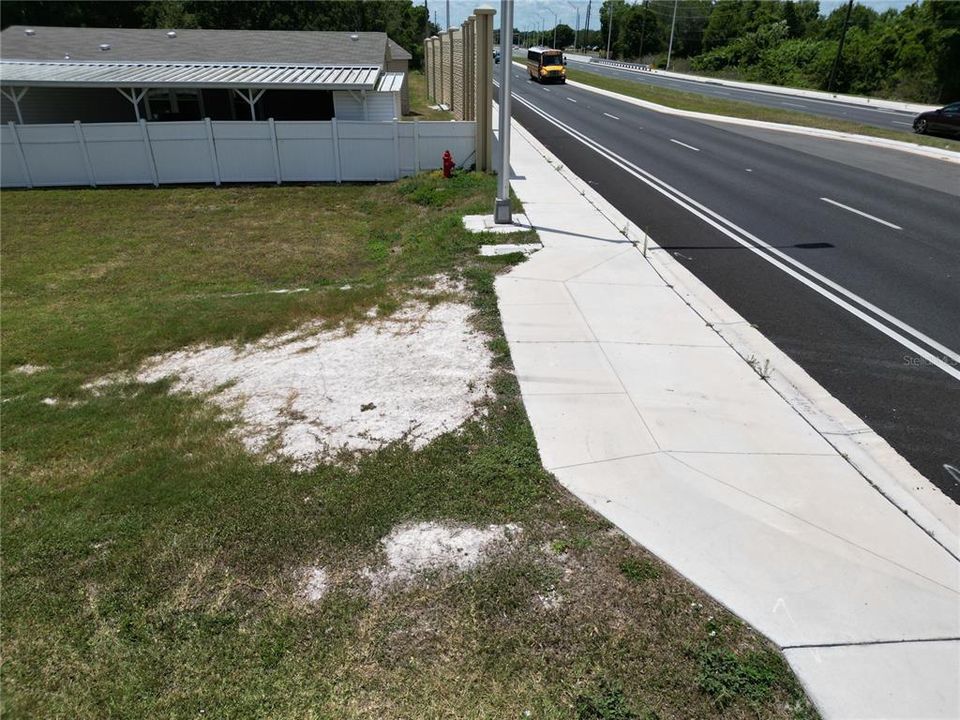 На продажу: $299,000 (0.32 acres)