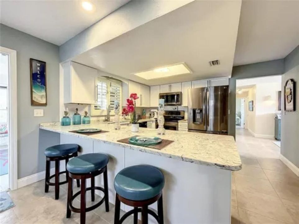 Active With Contract: $477,000 (3 beds, 3 baths, 1692 Square Feet)