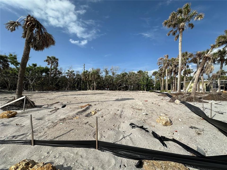 For Sale: $1,345,000 (0.44 acres)