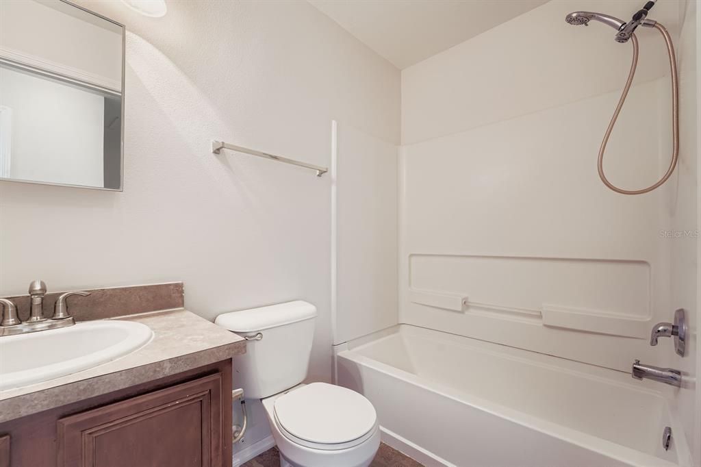 For Sale: $230,000 (3 beds, 2 baths, 1479 Square Feet)