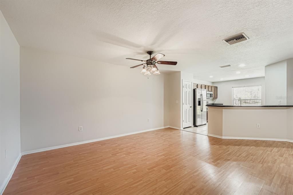 For Sale: $230,000 (3 beds, 2 baths, 1479 Square Feet)