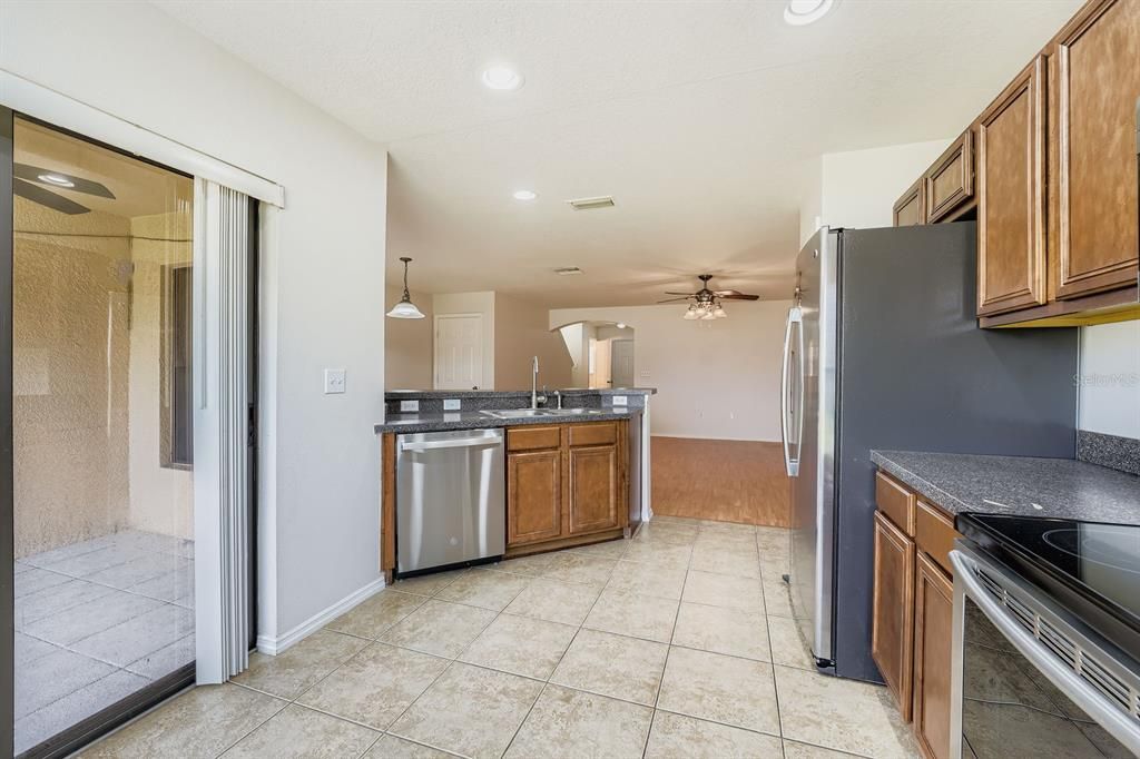 For Sale: $230,000 (3 beds, 2 baths, 1479 Square Feet)