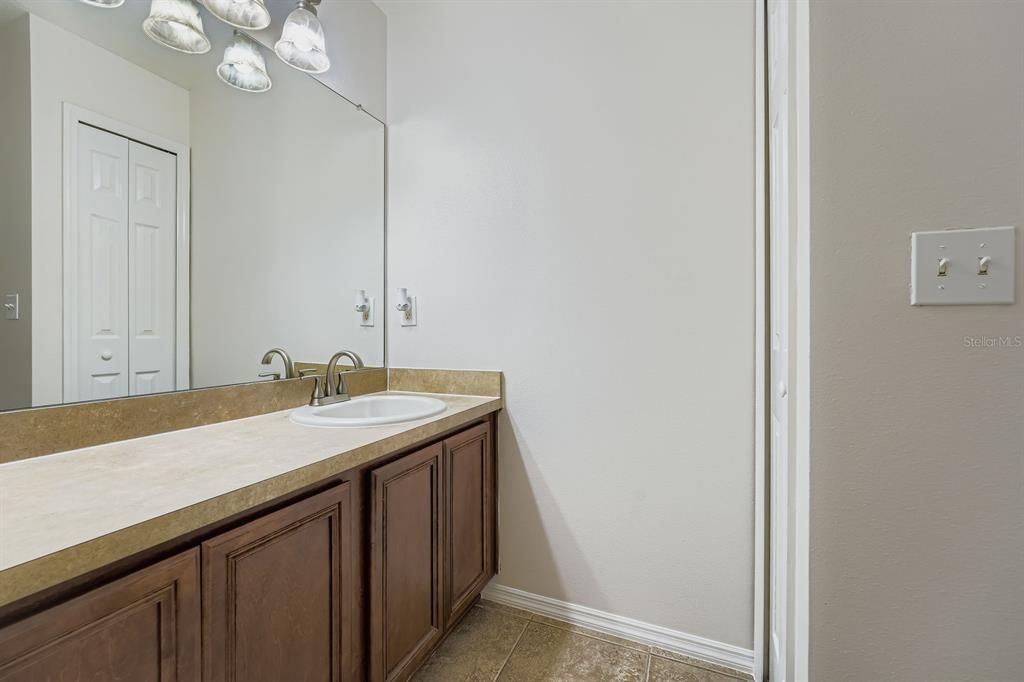 For Sale: $230,000 (3 beds, 2 baths, 1479 Square Feet)