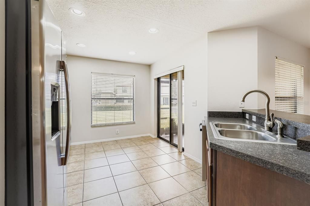 For Sale: $230,000 (3 beds, 2 baths, 1479 Square Feet)