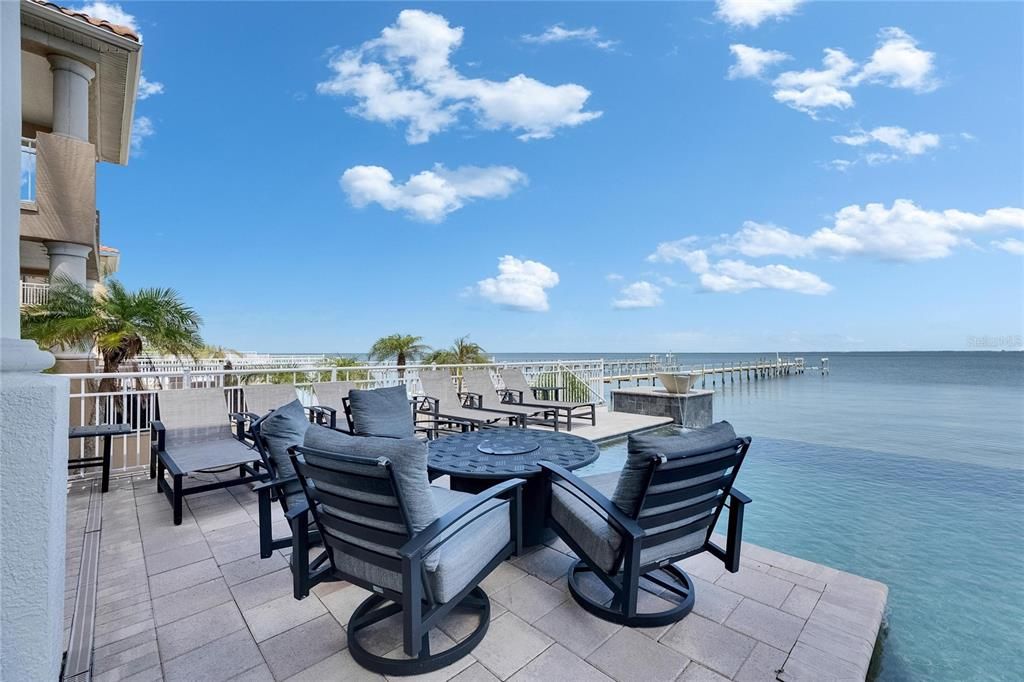 For Sale: $2,795,000 (5 beds, 3 baths, 4176 Square Feet)