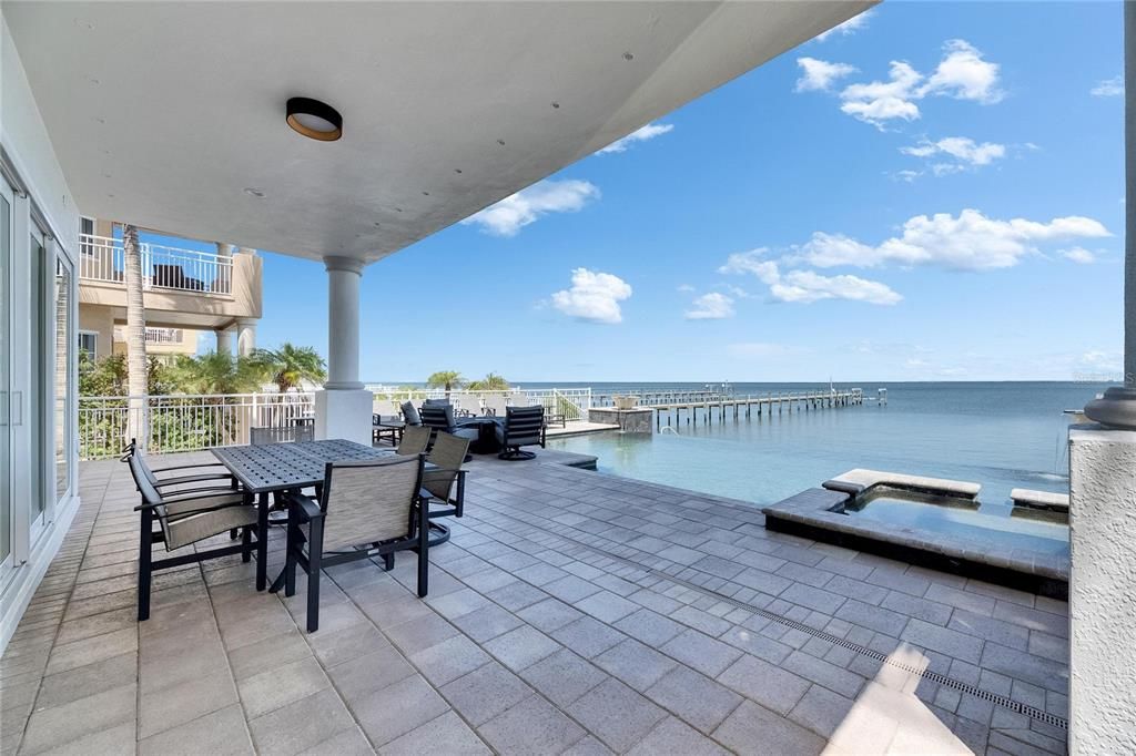 For Sale: $2,795,000 (5 beds, 3 baths, 4176 Square Feet)