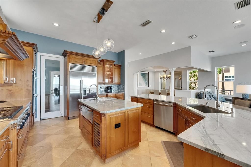 For Sale: $2,795,000 (5 beds, 3 baths, 4176 Square Feet)