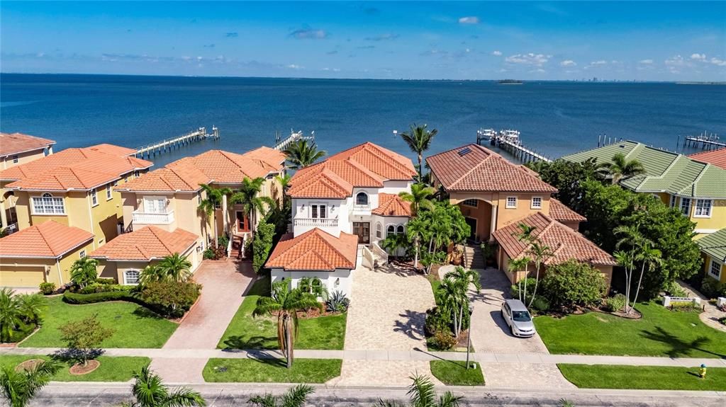 For Sale: $2,795,000 (5 beds, 3 baths, 4176 Square Feet)